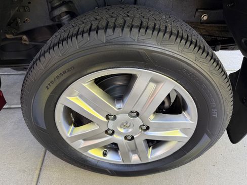 Used 2008 Toyota Tundra 4x4 CrewMax Limited image 22