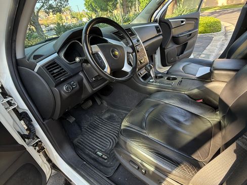 Used 2012 Chevrolet Traverse FWD LT w/ 2LT image 14