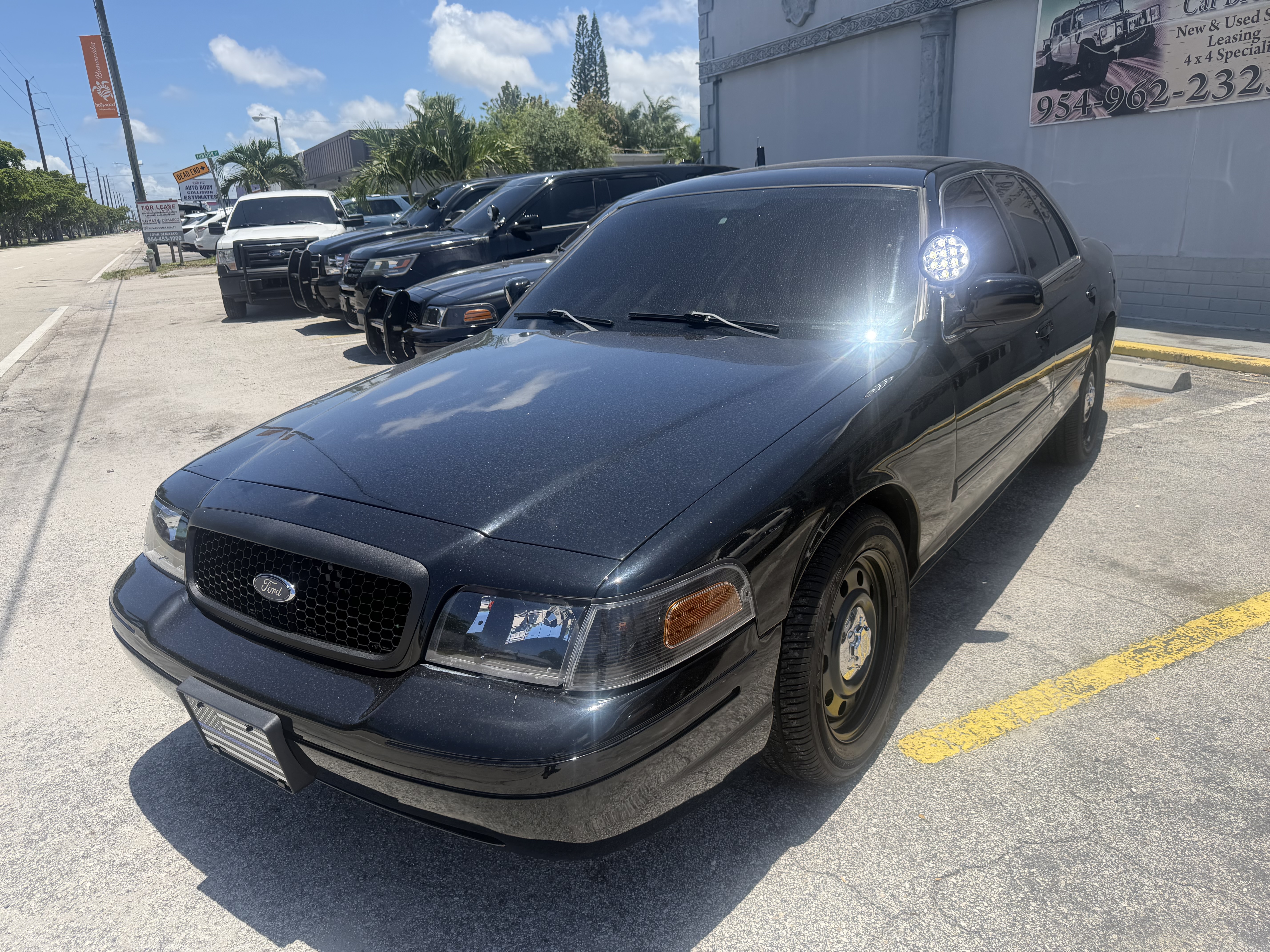 Used 2011 Ford Crown Victoria Police Interceptor RWD image 3