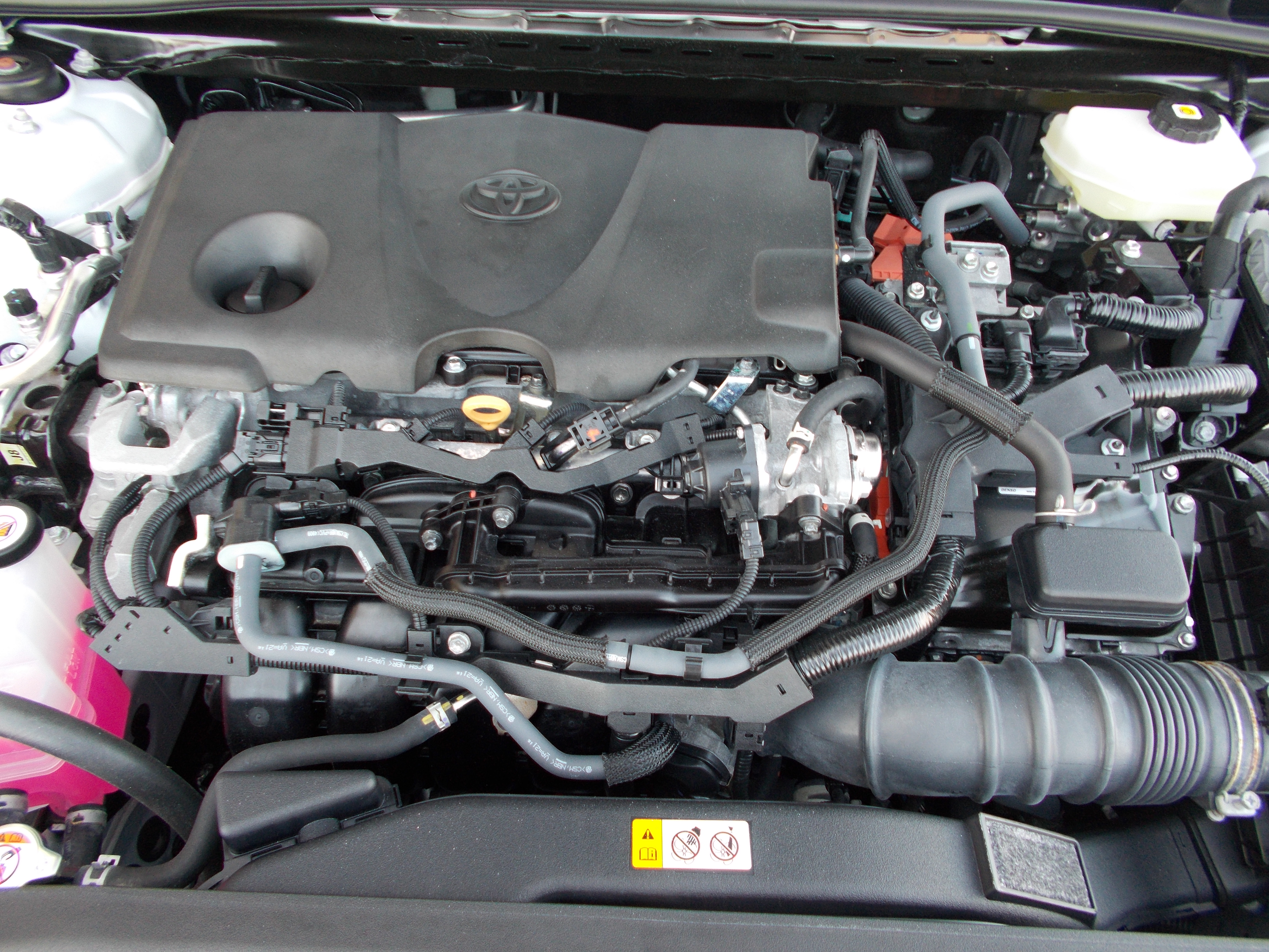 Used 2025 Toyota Camry SE Hybrid FWD image 11