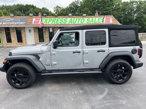Used 2019 Jeep Wrangler 4WD Unlimited image 4
