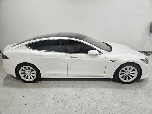 Used 2017 Tesla Model S 75D AWD/4WD image 23