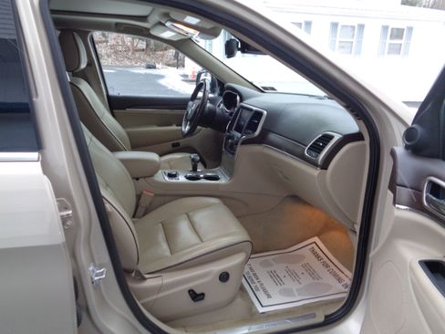 Used 2015 Jeep Grand Cherokee Overland image 7