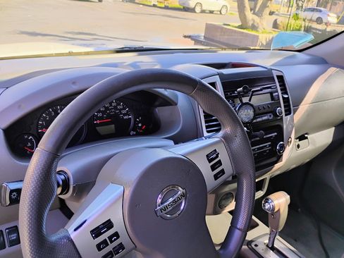 Used 2014 Nissan Frontier image 6