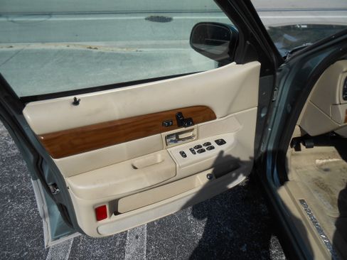 Used 2006 Mercury Grand Marquis LS image 11