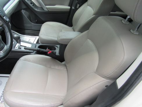 Used 2015 Subaru Forester 2.5i Limited AWD/4WD image 12