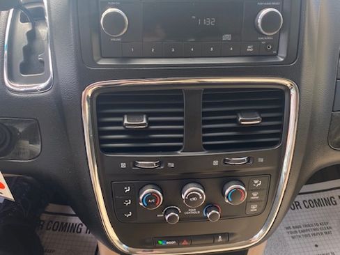 Used 2014 Dodge Grand Caravan SE Van 4D FWD image 7