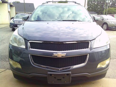 Used 2012 Chevrolet Traverse AWD LT w/ 1LT image 2