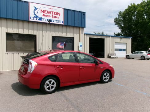 Used 2014 Toyota Prius Two image 8