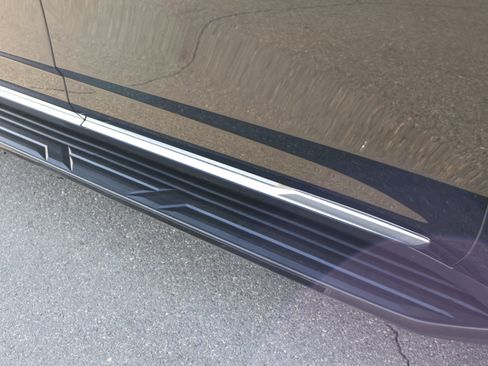 Used 2024 Cadillac Escalade ESV Luxury image 11