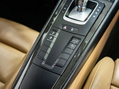 Used 2017 Porsche 911 Turbo image 35