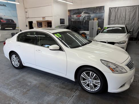 Used 2013 INFINITI G37 Sedan RWD image 2