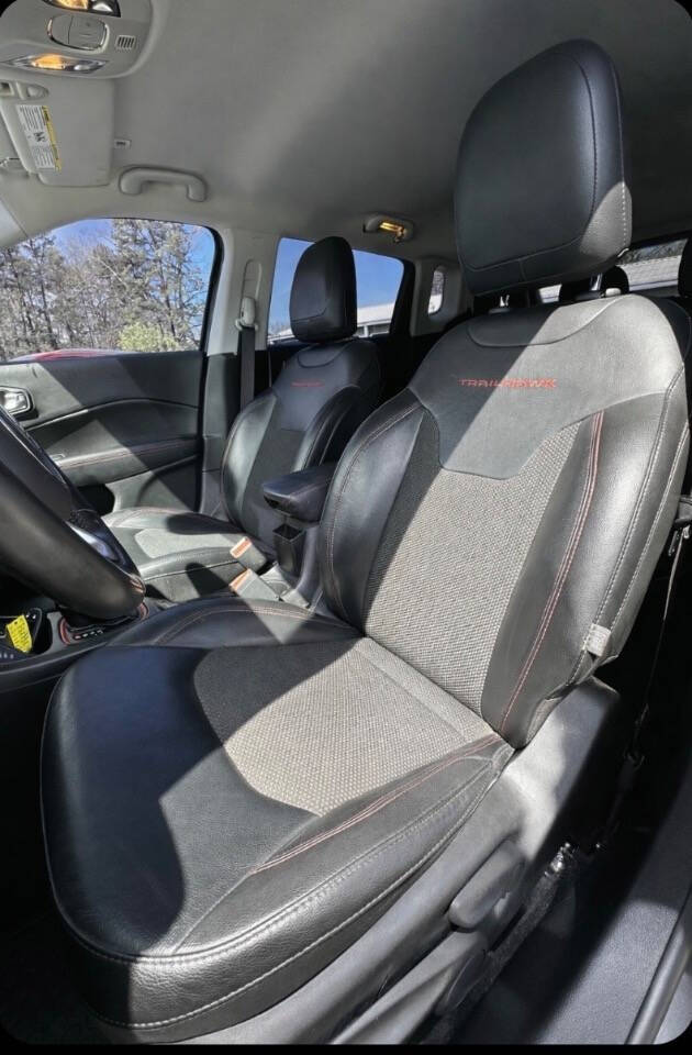 Used 2019 Jeep Compass Trailhawk AWD/4WD image 9