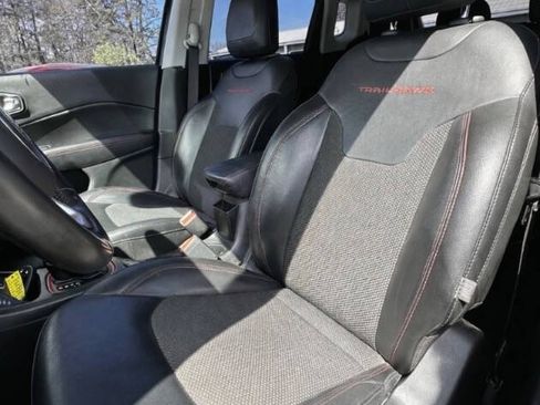 Used 2019 Jeep Compass Trailhawk image 9