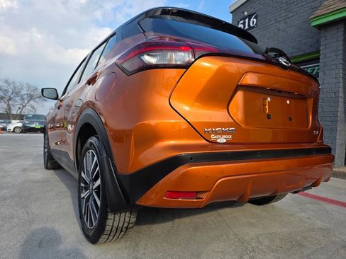 Used 2022 Nissan Kicks SV image 10