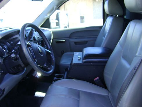 Used 2012 Chevrolet Silverado 3500 image 8