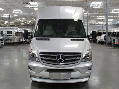 Used 2017 Mercedes-Benz Sprinter 3500 image 9