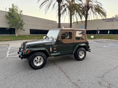 Used 1998 Jeep Wrangler 4WD Sahara image 1