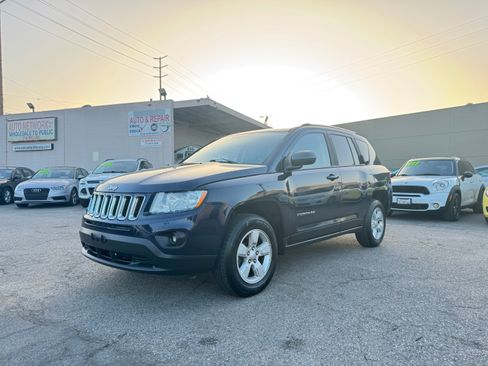 Used 2013 Jeep Compass Latitude image 2