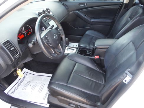 Used 2011 Nissan Altima 3.5 SR Sedan FWD image 12