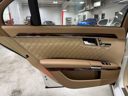 Used 2009 Mercedes-Benz S 65 AMG Sedan image 29