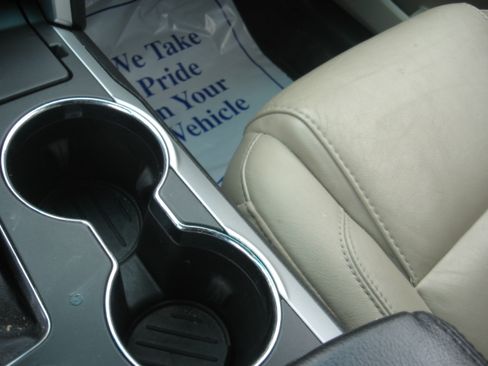 Used 2015 Ford Explorer XLT FWD image 11