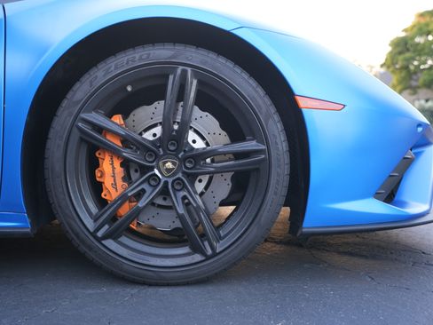 Used 2020 Lamborghini Huracan EVO image 6