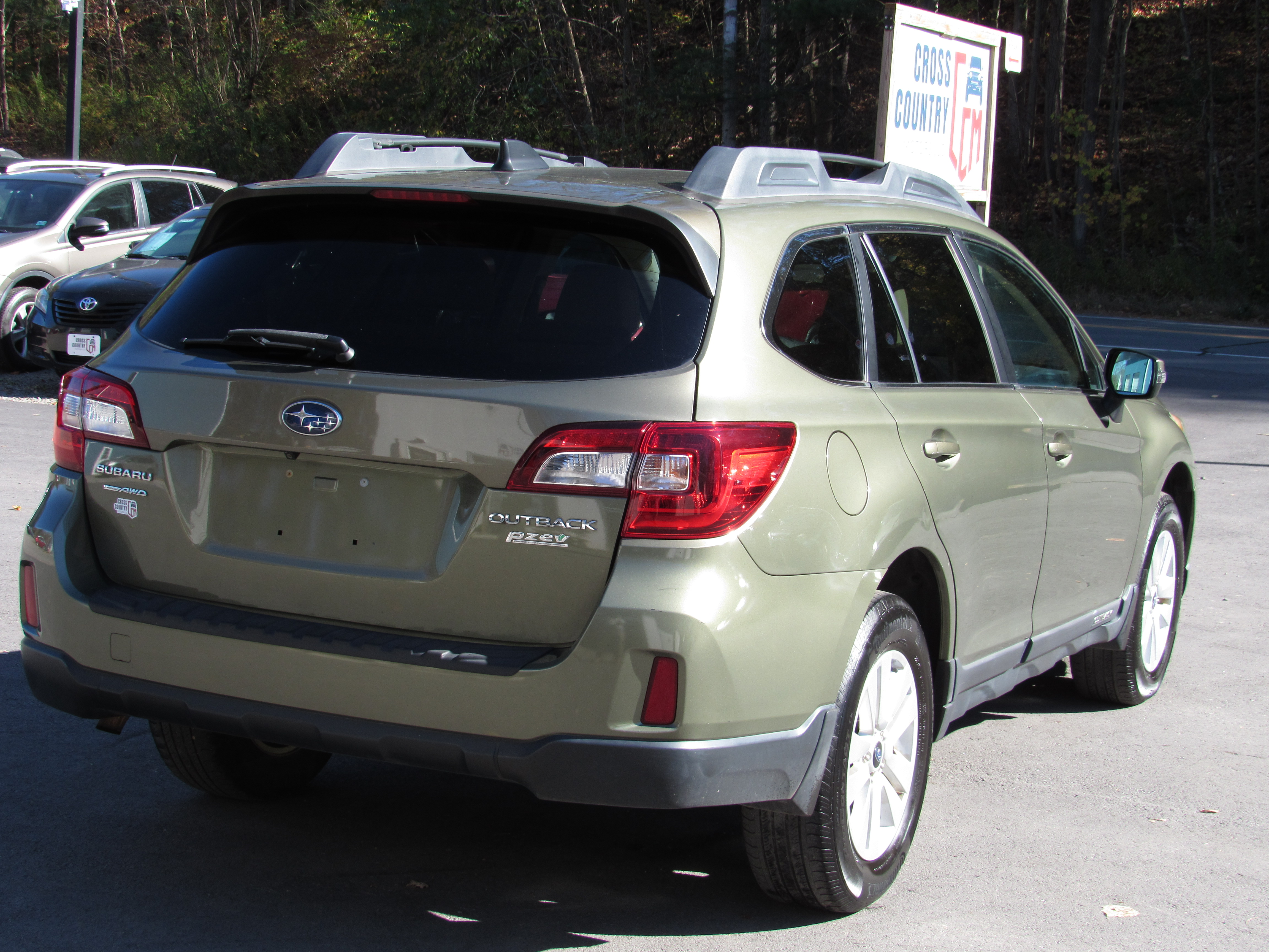 Used 2016 Subaru Outback 2.5i Premium AWD/4WD image 8