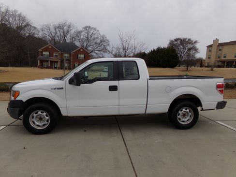 Used 2010 Ford F150 XL image 2