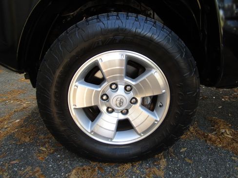 Used 2013 Toyota Tacoma 4x4 Double Cab TRD Off Road image 19