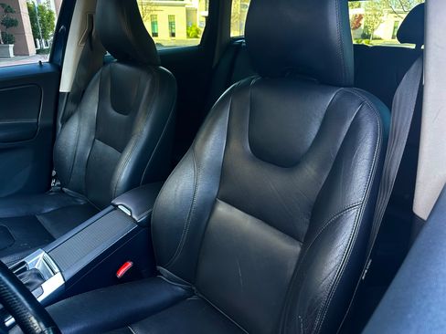 Used 2015 Volvo XC60 T5 Platinum image 28