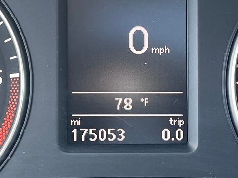 Used 2013 Volkswagen Passat TDI SE image 7