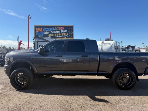 Used 2023 RAM 3500 Laramie Limited image 35