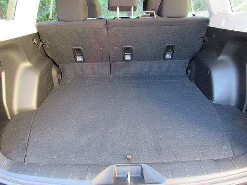 Used 2014 Subaru Forester 2.5i AWD/4WD image 16