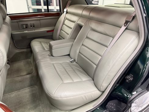 Used 1996 Cadillac De Ville image 29