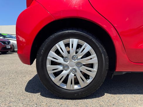 Used 2013 Toyota Yaris 4-Door Hatchback FWD image 15