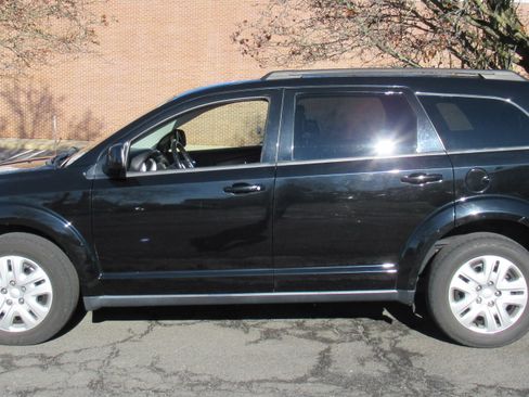 Used 2019 Dodge Journey SE image 5