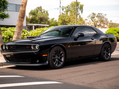 Used 2020 Dodge Challenger R/T Scat Pack image 1