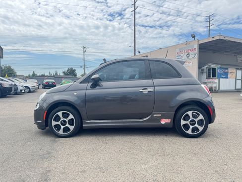 Used 2017 FIAT 500 e Hatchback FWD image 4