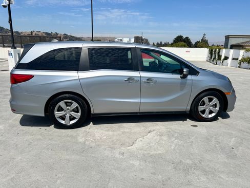 Used 2019 Honda Odyssey EX image 4