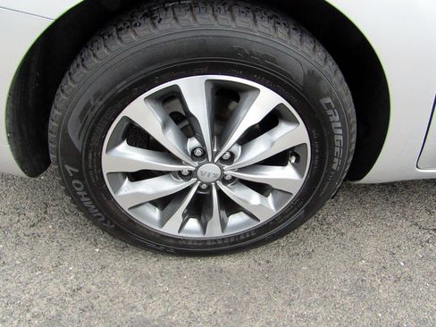 Used 2016 Kia Sedona SX FWD image 11