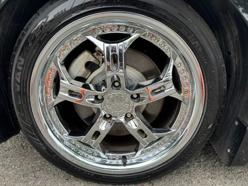 Used 2007 Nissan 350Z Roadster RWD image 27