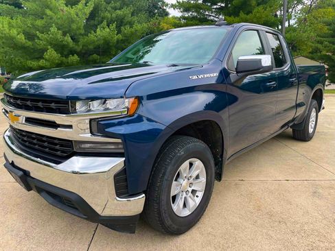 Used 2021 Chevrolet Silverado 1500 LT image 2