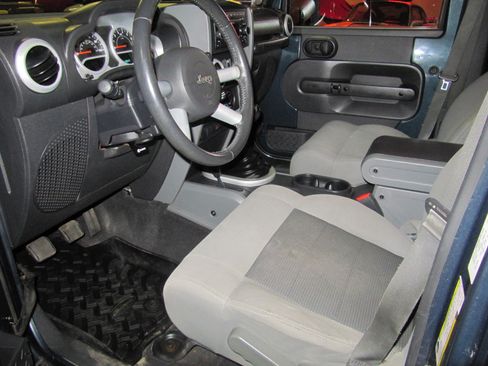 Used 2008 Jeep Wrangler 4WD Unlimited Sahara image 16