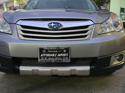 Used 2011 Subaru Outback 2.5i Limited image 35