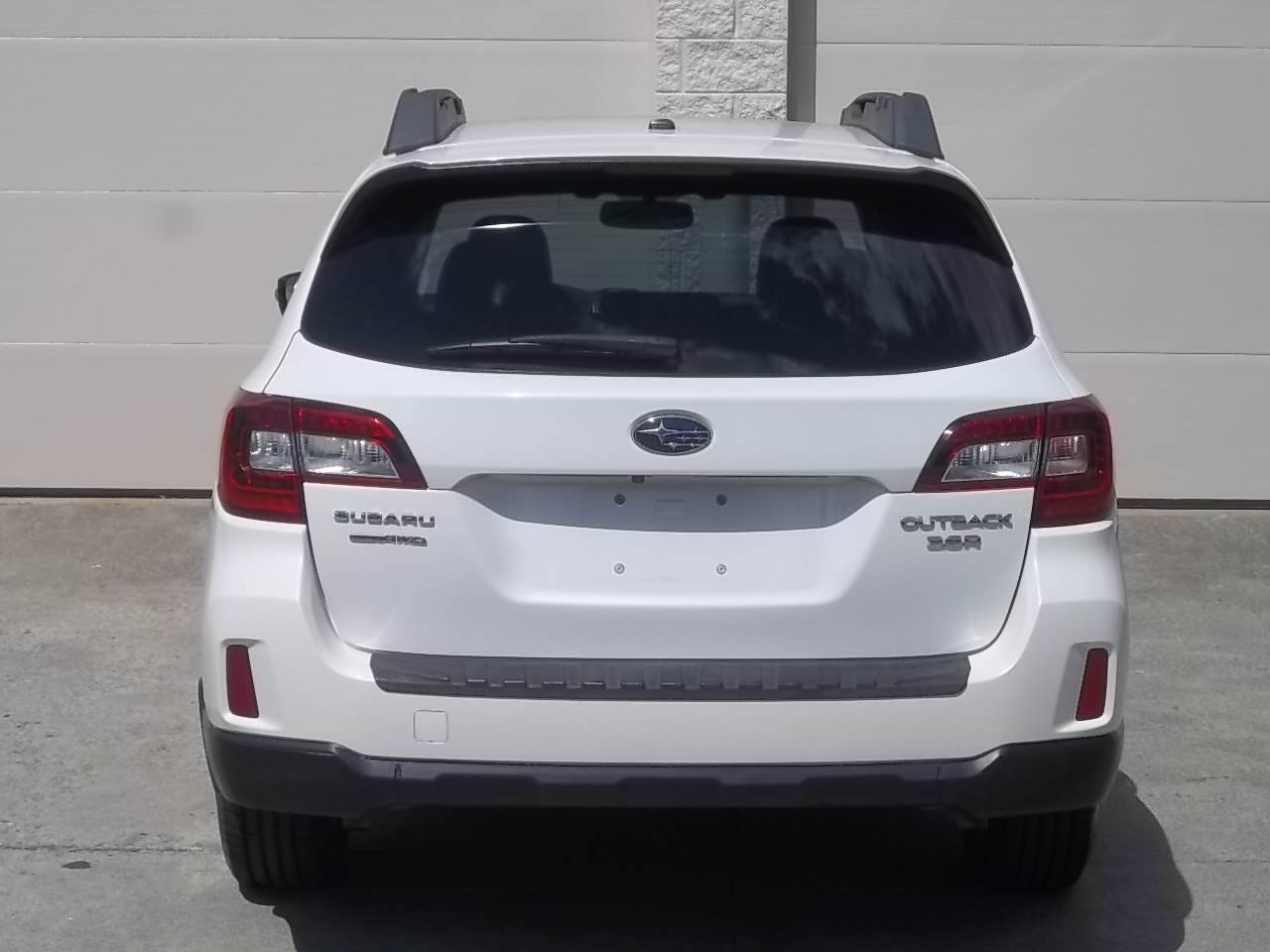 Used 2015 Subaru Outback 3.6R Limited AWD/4WD image 5