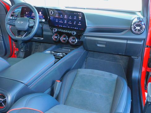 Used 2024 Chevrolet Blazer EV RS image 16