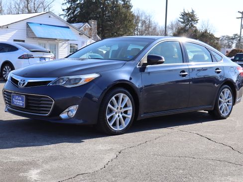Used 2015 Toyota Avalon Limited image 4