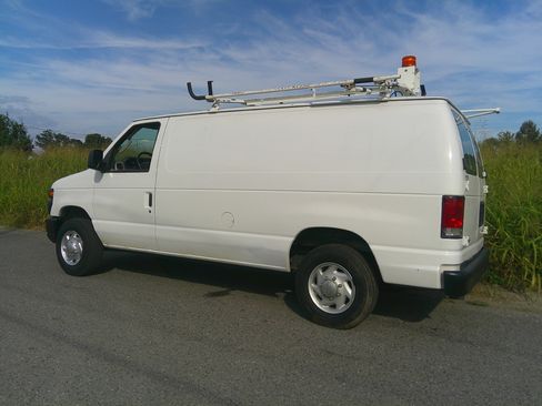 Used 2014 Ford E-150 and Econoline 150 XL image 9