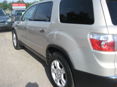 Used 2009 GMC Acadia SLT FWD image 6